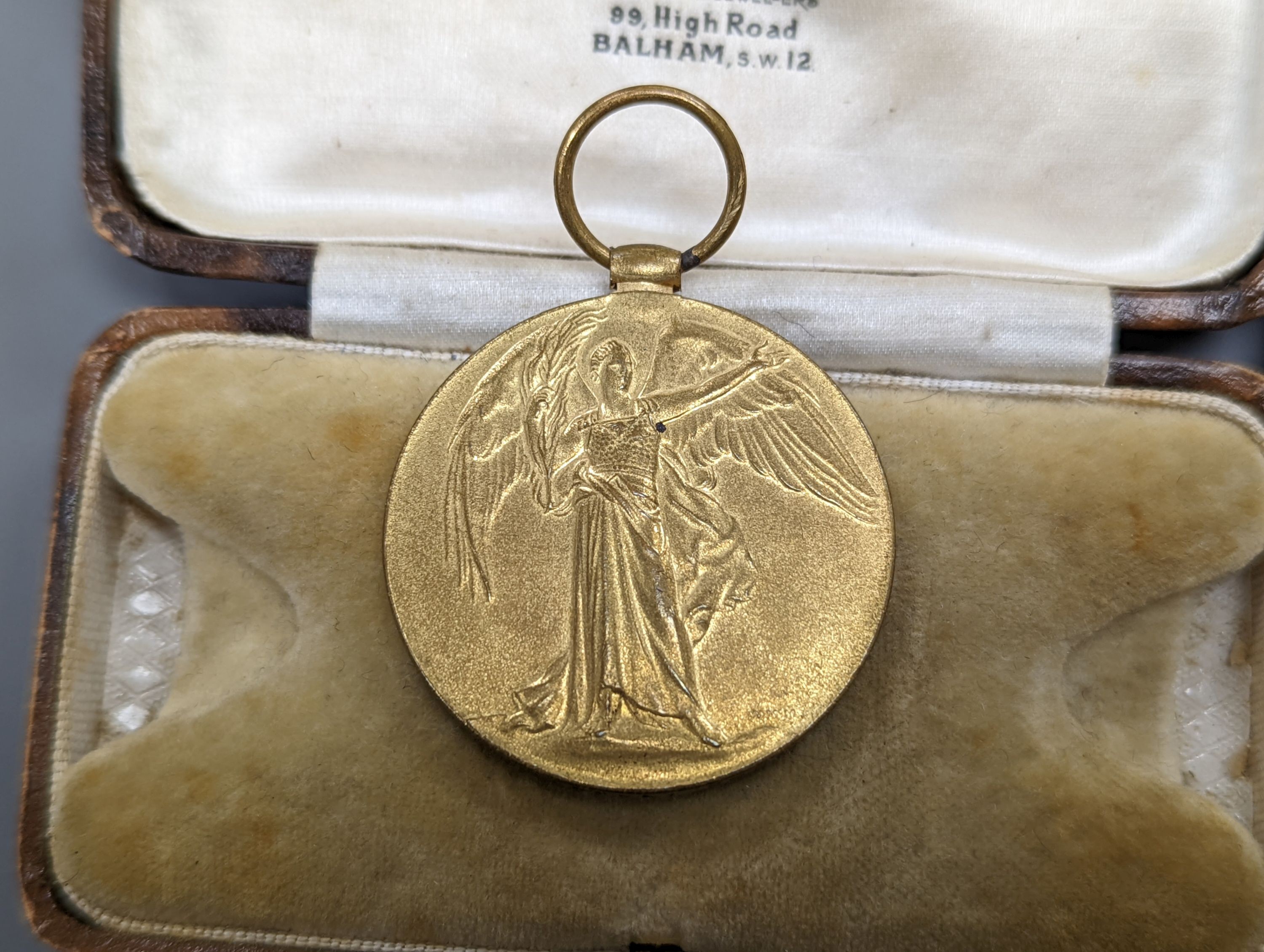 A WW1 pair to 1748 SJT. O.H.BRISTOL 2- CO. OF LOND, Y. and Related Badges, buttons, dog tags and other medals